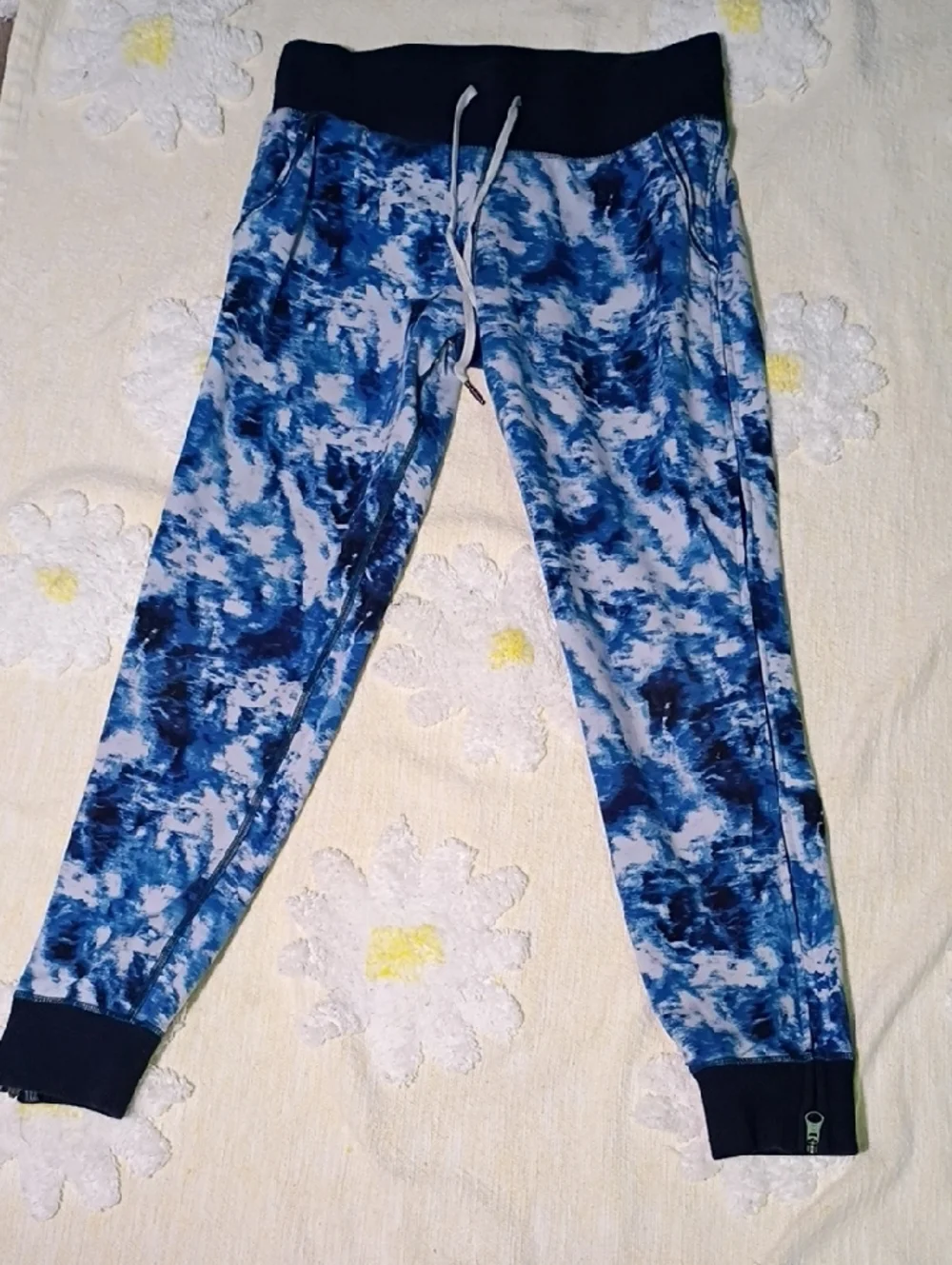 lululemon athletica‎ Blue Marble Print Joggers Closure on Both Legs